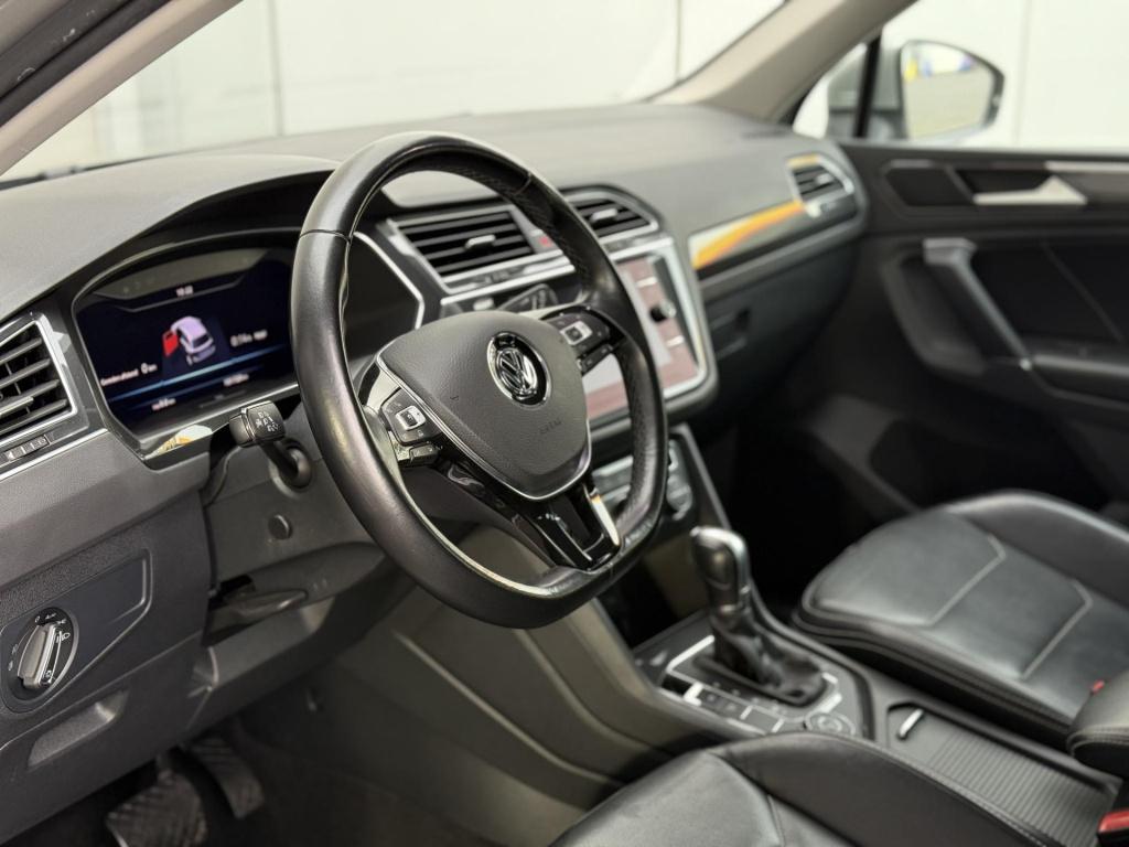 Volkswagen Tiguan 1.4 tsi 4motion highline r-line 1800kg/leder/digital/r-li