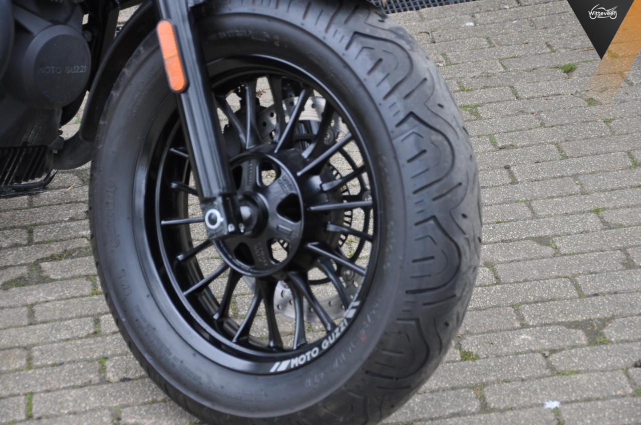 Moto Guzzi V9 Bobber A2 Nette en complete motor