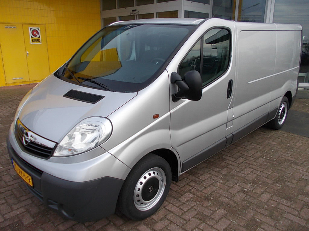 Opel Vivaro 2.0 cdti l2h1 airco, trekhaak 163000 km!!