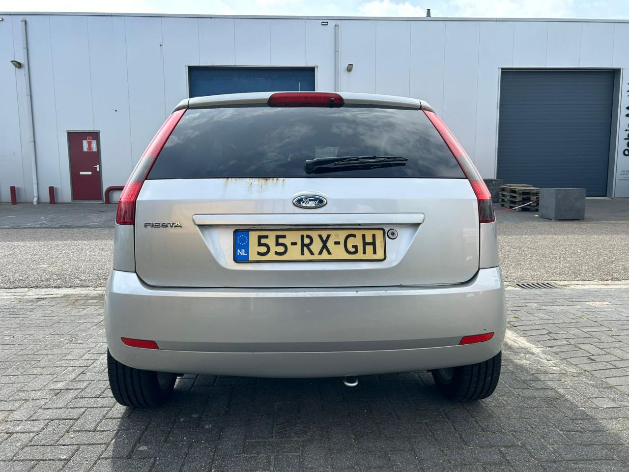 Ford Fiesta 1.3 Futura Airco/16" LM Velgen/Verwarmde Voorruit/APK 21-12-26
