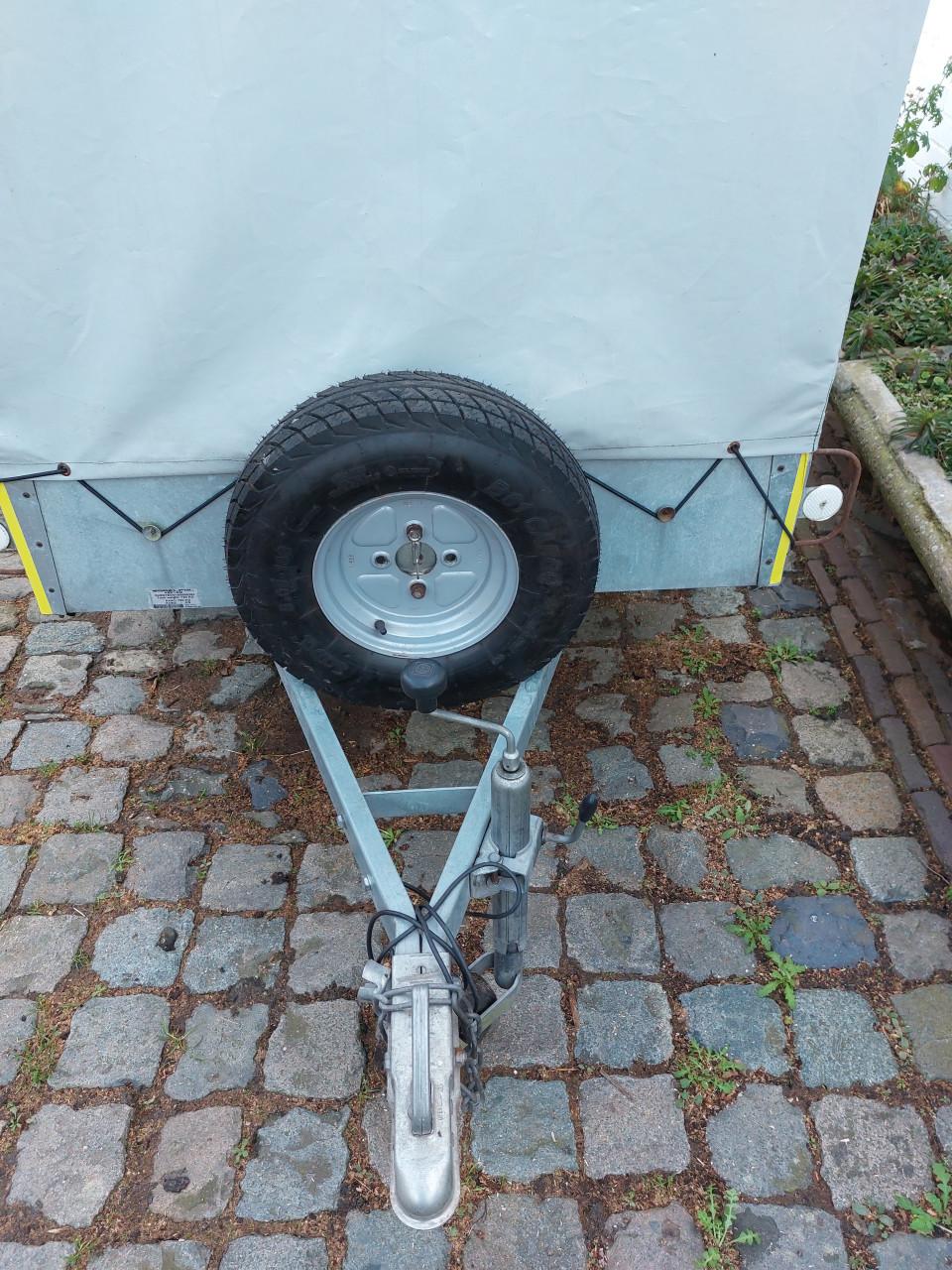 Aanhangwagen met huif