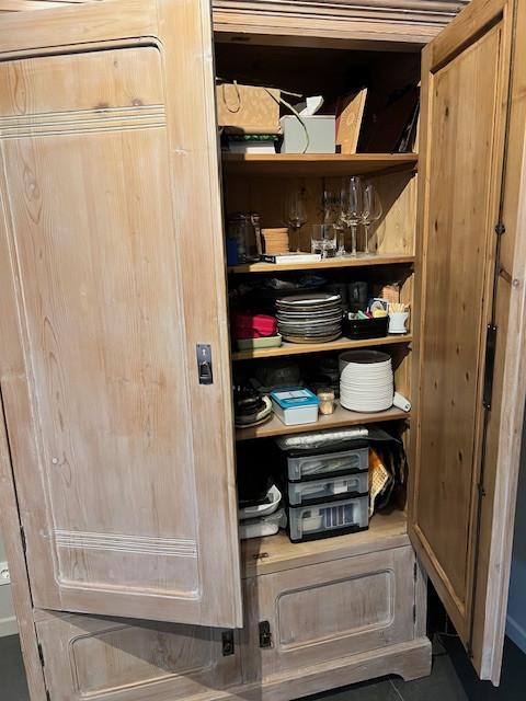 Mooie Whitewashed grenen kast