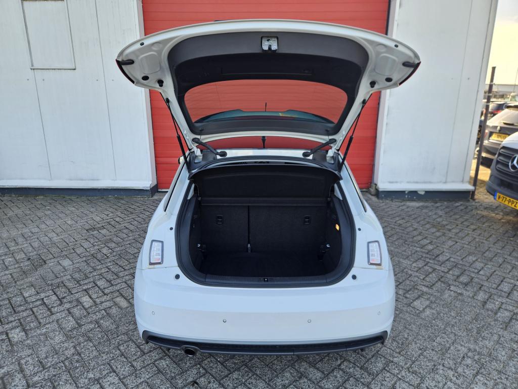 Audi A1 Sportback 1.0 tfsi s-line | cruisec. | bluetooth | navi