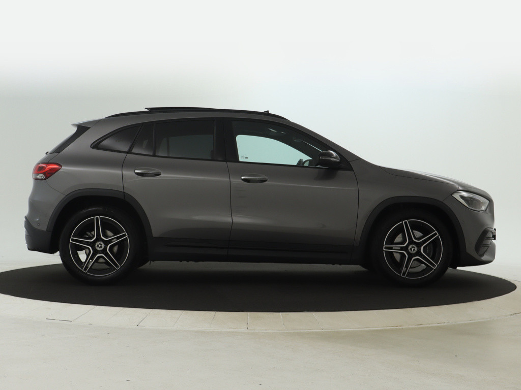Mercedes-Benz Gla-klasse 180 business solution amg | sfeerverlichting | pan
