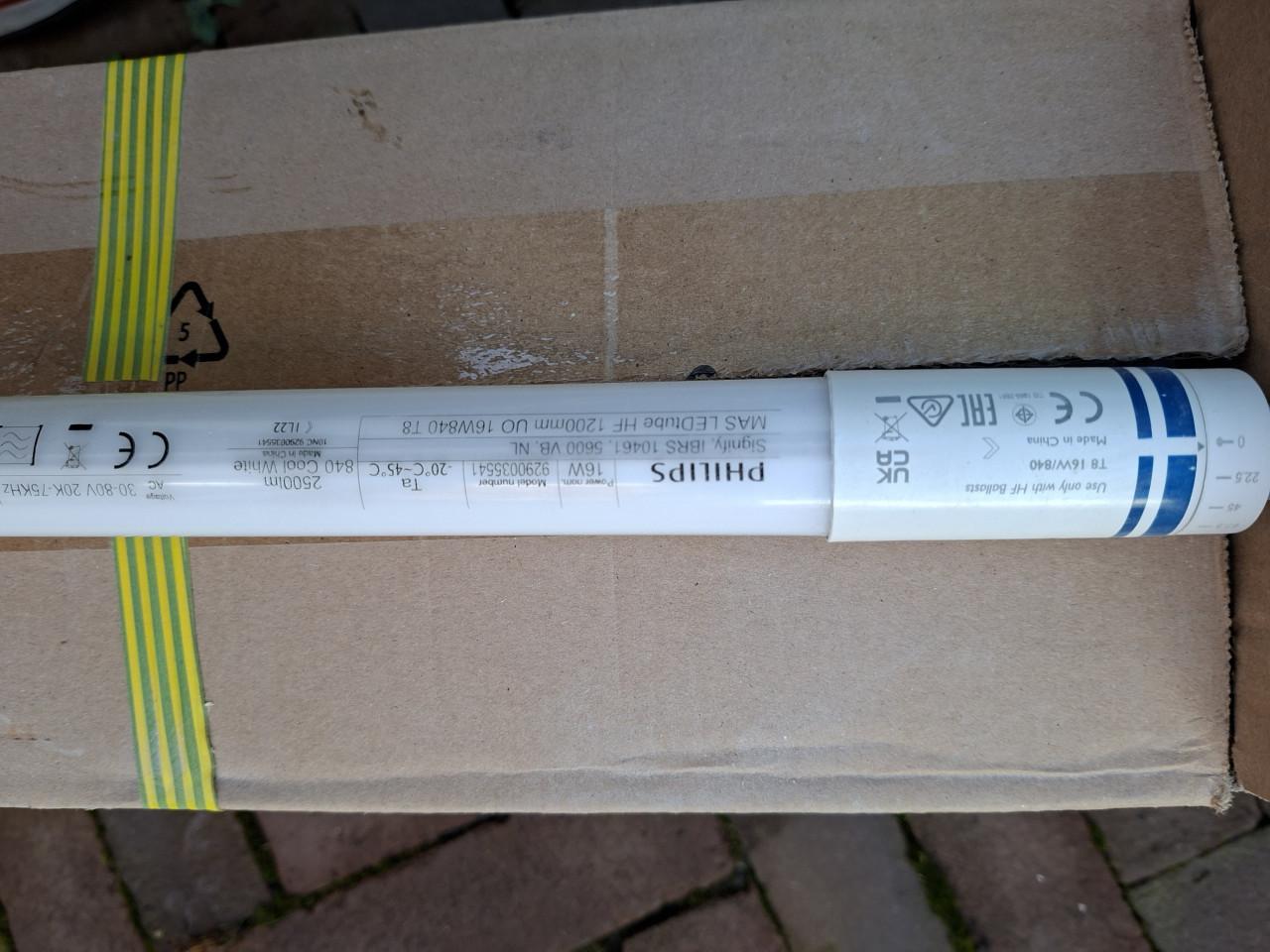 Nieuwe TL Led lampen nieuw in de doos Philips 120 cm