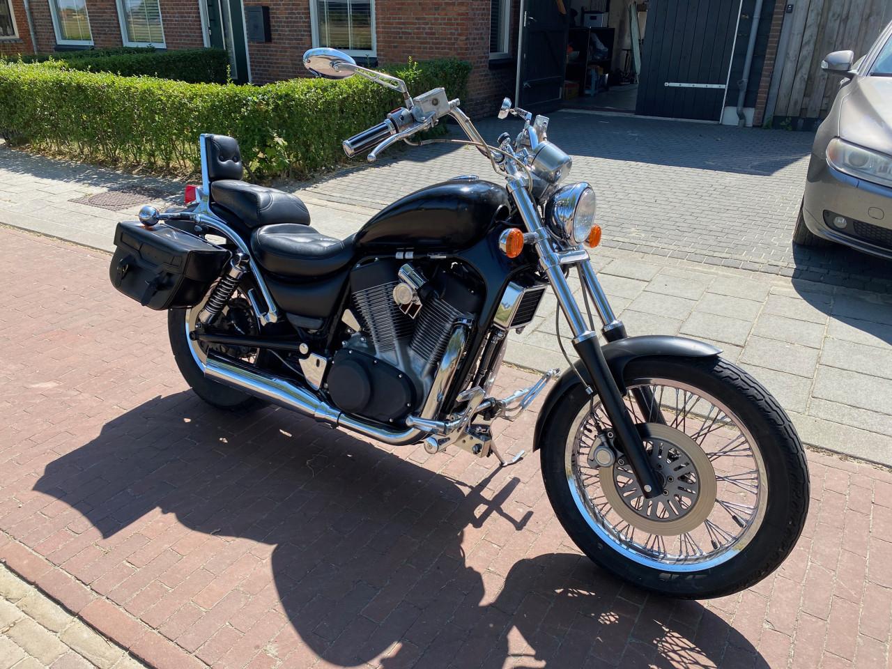 SUZUKI INTRUDER 1400