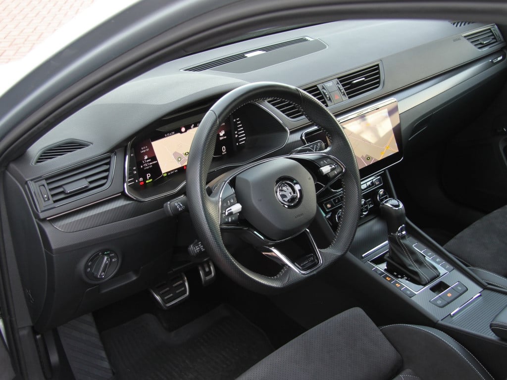Skoda Superb combi 1.4 tsi iv 218pk sportline | pano dak | trekhaak