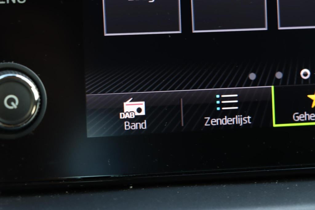 Skoda Scala 1.0 tsi ambition dsg7 110pk | parkeersensoren | dab+ | carplay 