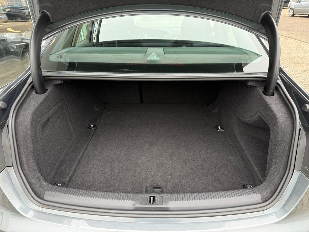 Audi A4 limousine 1.8 tfsie limited s