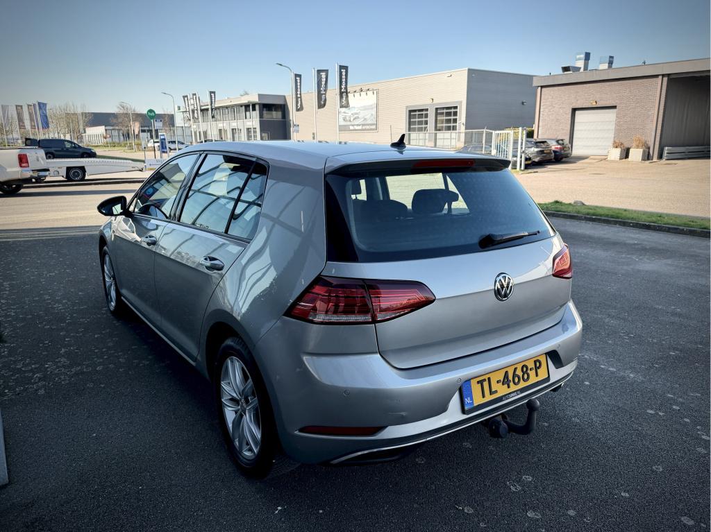 Volkswagen Golf 1.0 tsi trendline