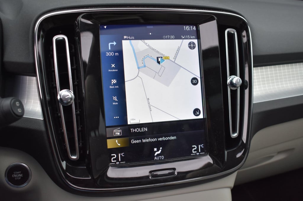 Volvo XC40 1.5 t3 momentum pro | pano | camera | apple carplay | android au