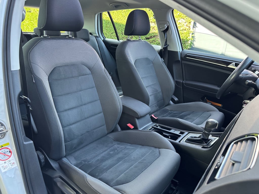 Volkswagen Golf 1.5 tsi 150pk dsg highline | panoramadak | virtual cockpit 
