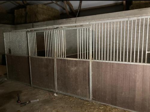 Paardenstal (binnen)