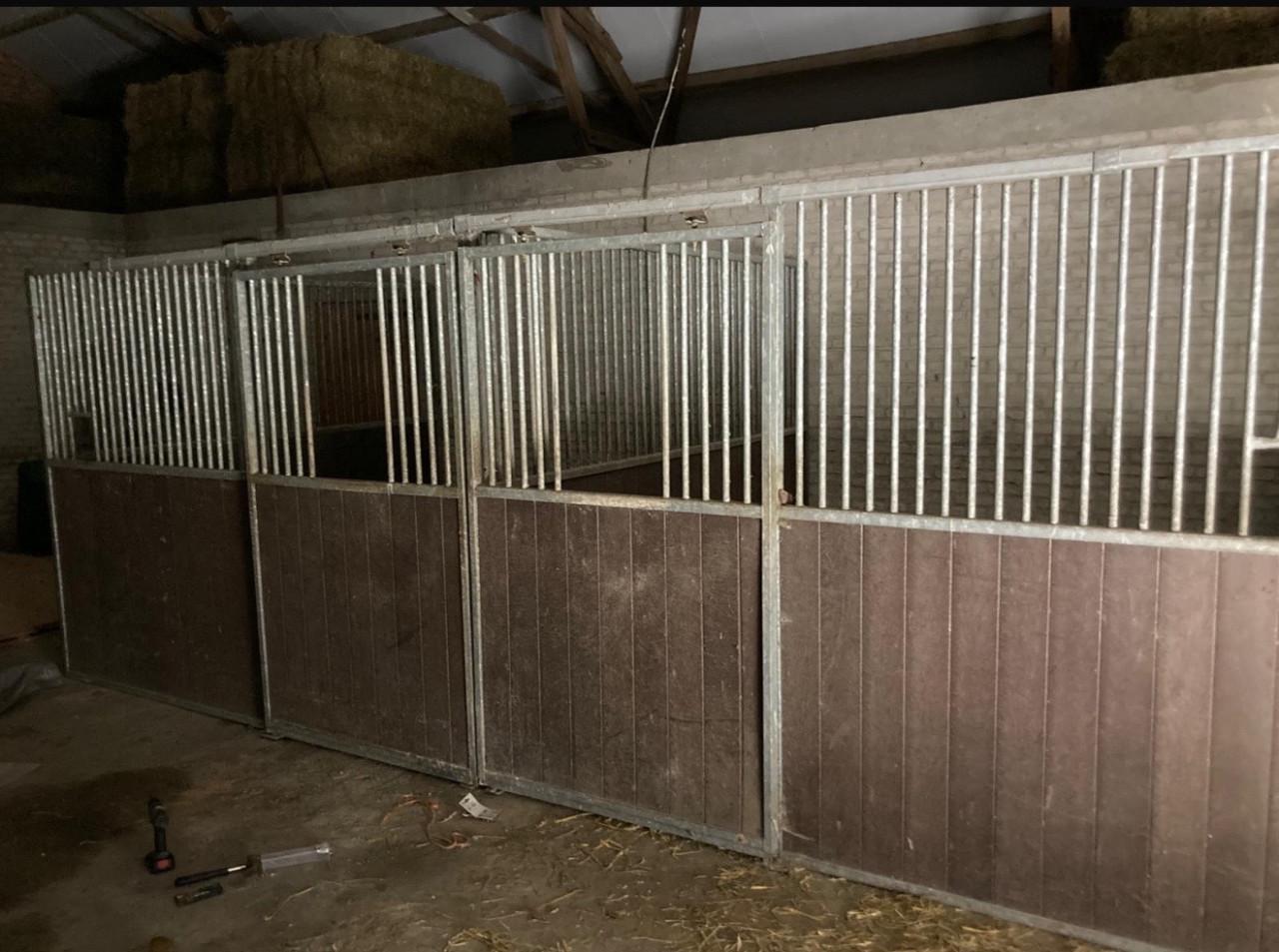 Paardenstal (binnen)