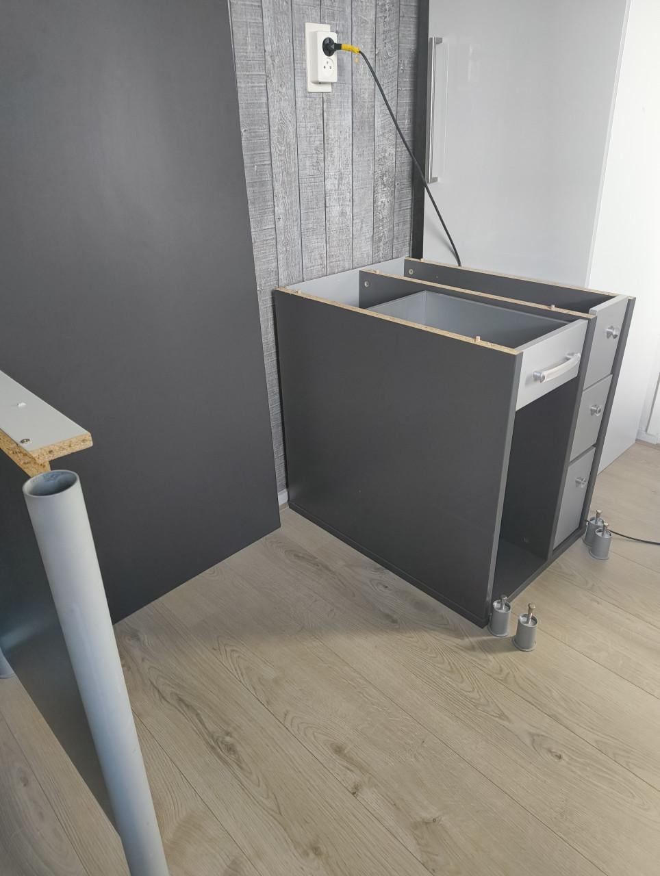 GRATIS Tiener Bureau (al uit elkaar)