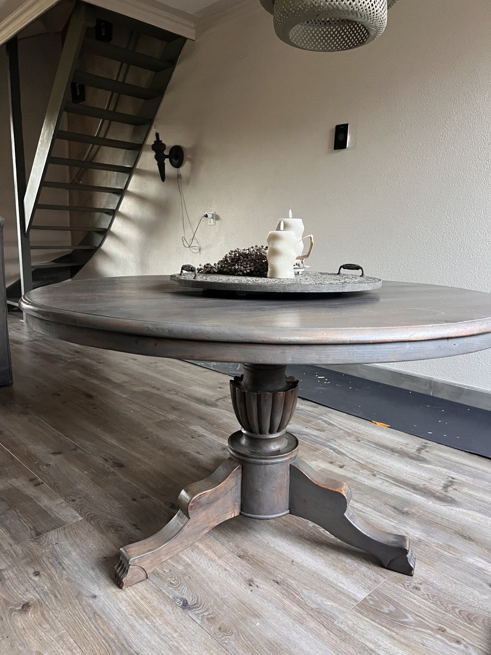 Sobere landelijke eettafel 130 diameter