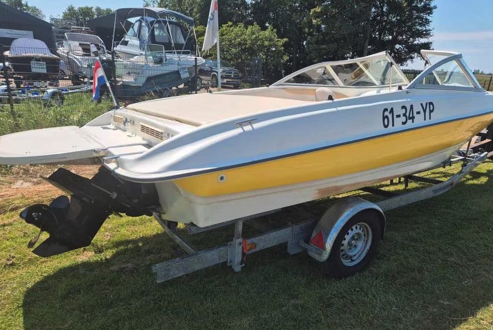 In Prijs Verlaagd: Bowrider 535 Vaarklaar inclusief trailer