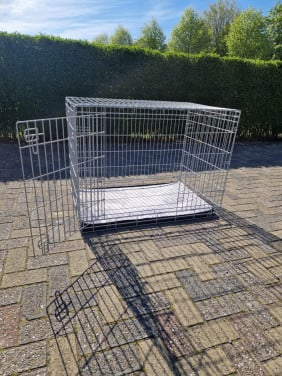 Mooie grote hondenbench merk Savic inclusief mat