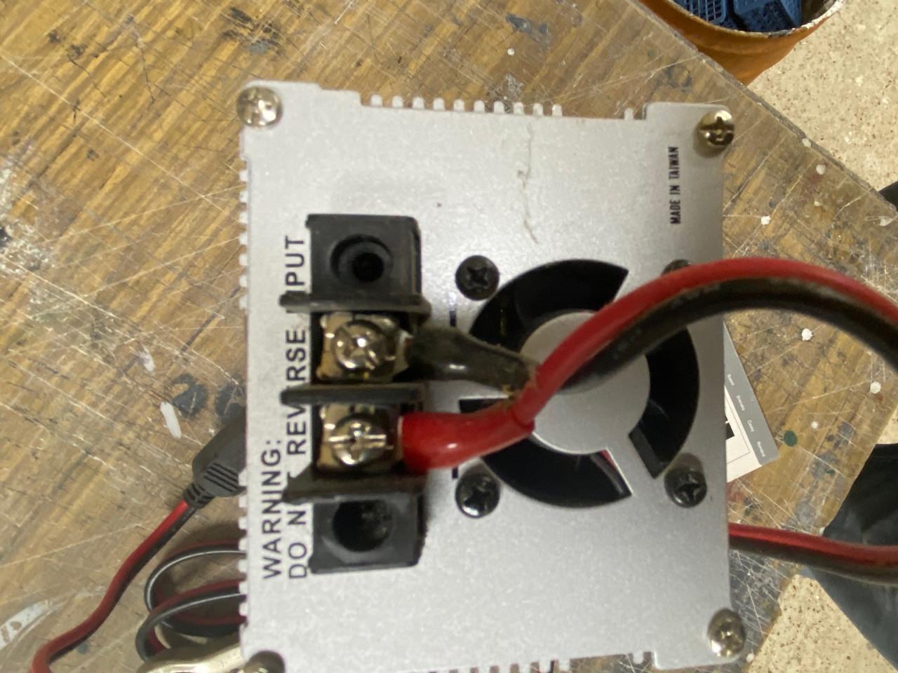 Omvormer van 12V DC naar 230V AC