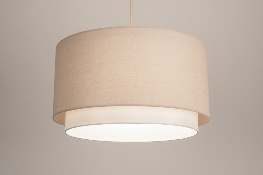 Beige hanglamp met ronde kap en beige stof