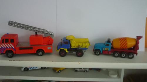 Oude speelgoed auto's  3 verschillende