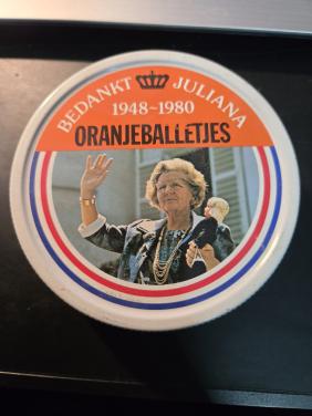 Blik Oranjeballetjes Troonwisseling Juliana-Beatrix