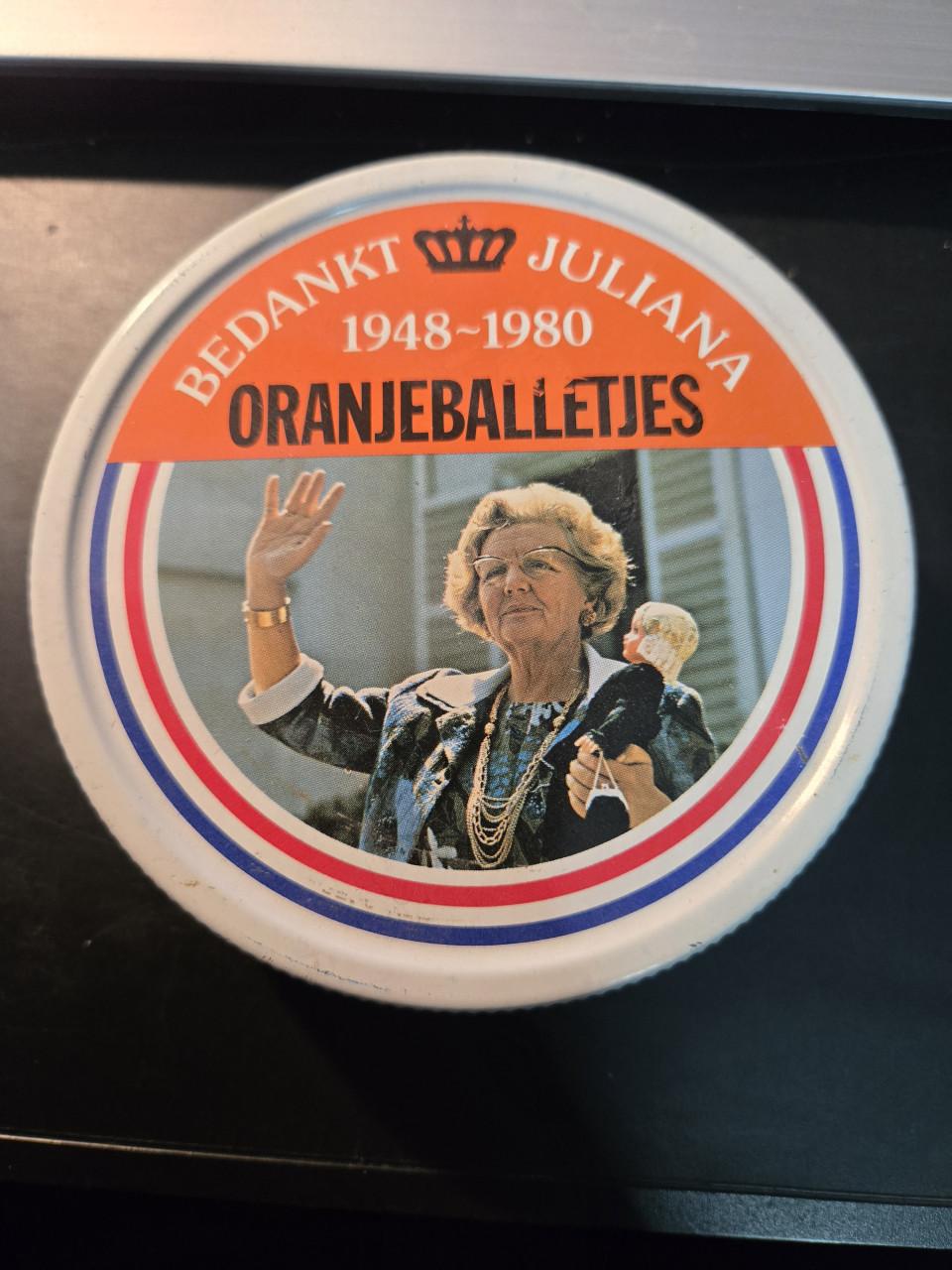 Blik Oranjeballetjes Troonwisseling Juliana-Beatrix
