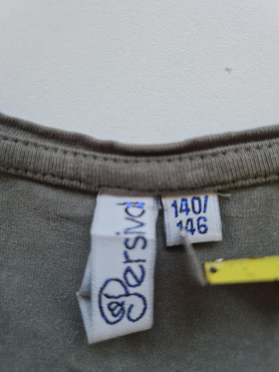 Leuk kaki jurkje van Persival met  ruche Mt 140-146