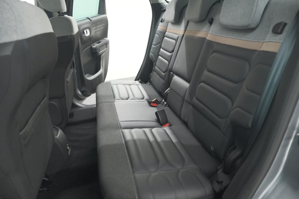 Citroen C3 Aircross puretech 130 eat6 shine | camera | navigatie | parkeers
