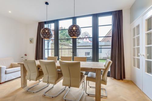 Twee design hanglampen te koop!