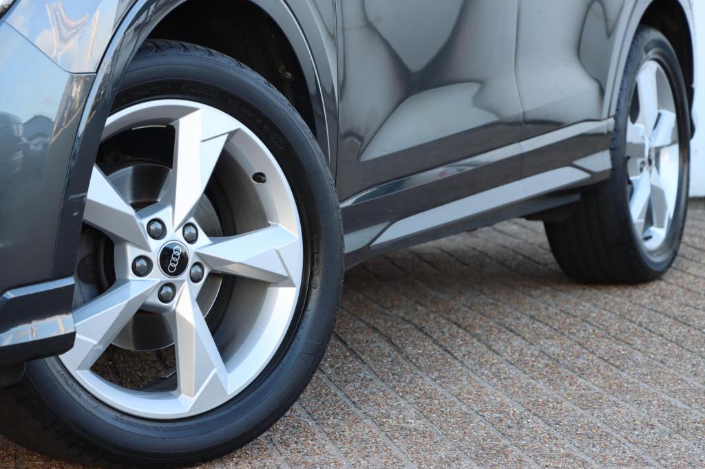 Audi Q3 35 tfsi s edition 150pk s tronic