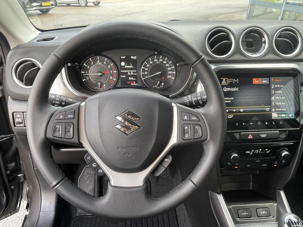 Suzuki Vitara 1.4 boosterjet style smart hybrid