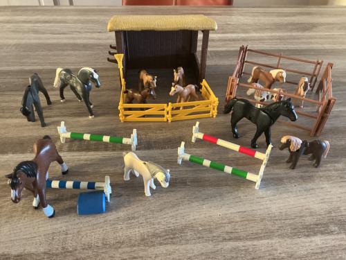 Playmobil paarden met stal