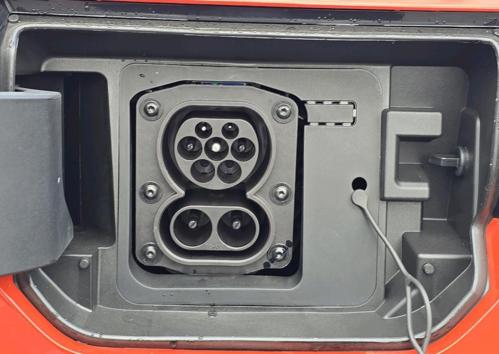 Dacia Spring expression 65 - dc lader 30 kwh
