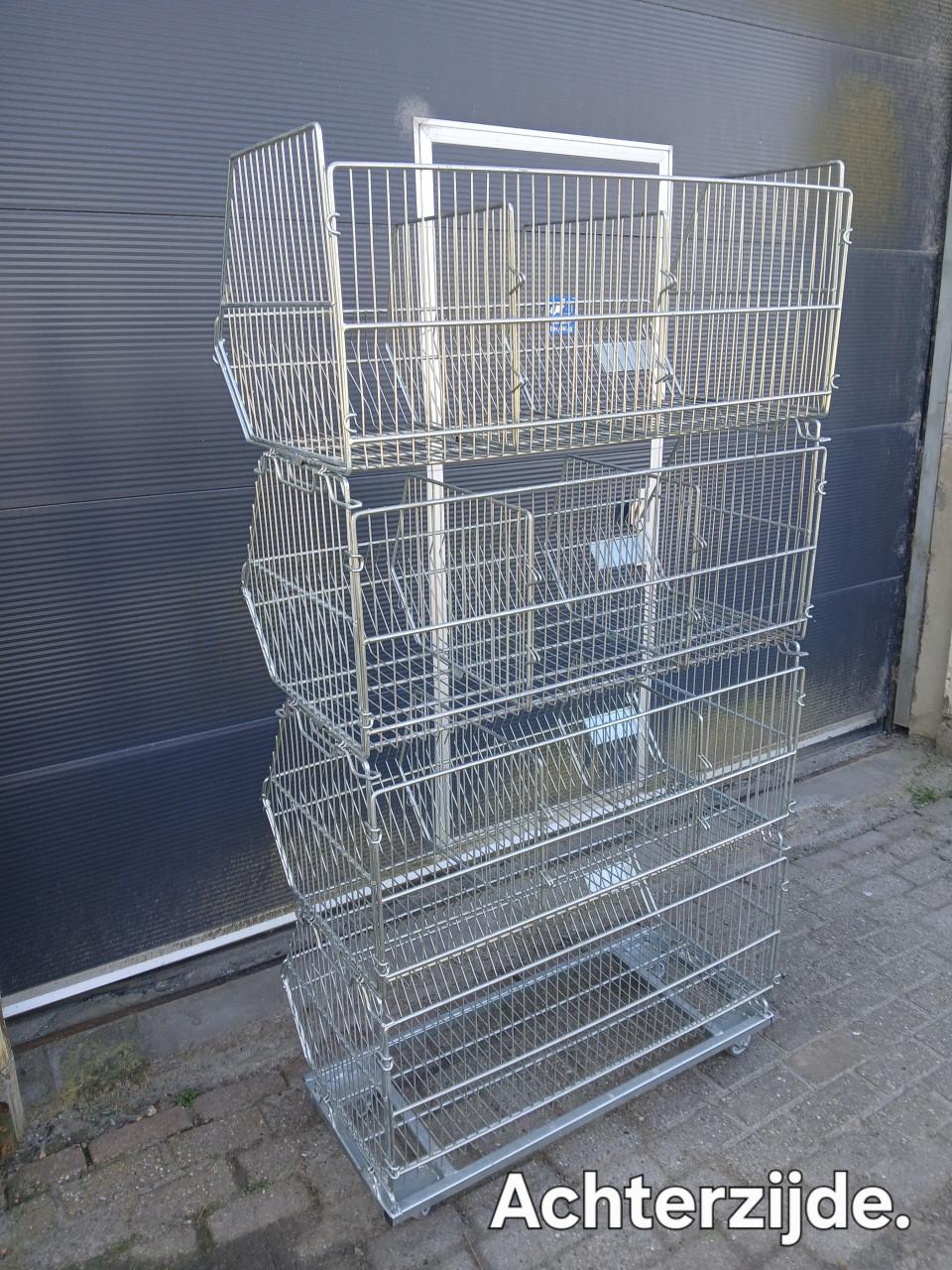Draadmand, stelling, vakkenkast, winkeldisplay voor magazijn of garage.
