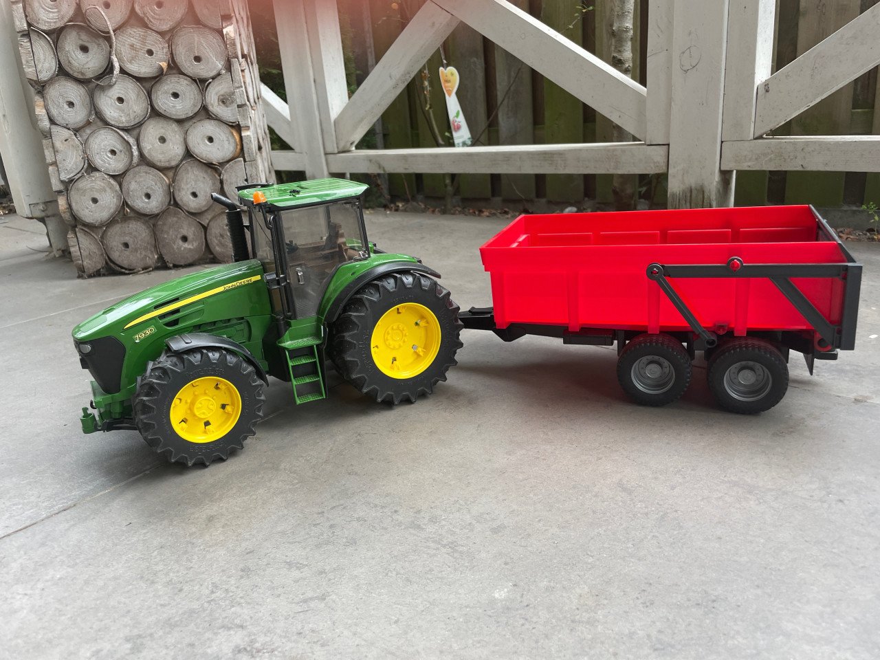 Bruder john deere trekker en kar