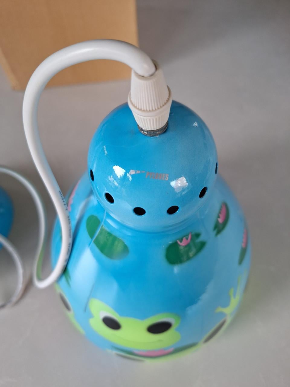 Pylones lamp kikker