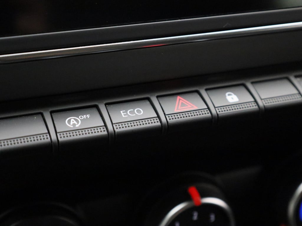 Renault Clio 1.0 tce zen | lage km stand! | navigatie | apple carplay / and