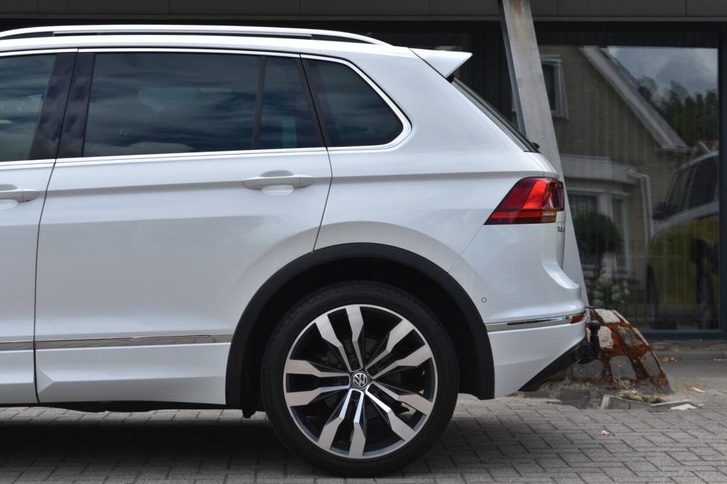 Volkswagen Tiguan 1.5 tsi act r-line | trekhaak | camera | stoelverwarming 