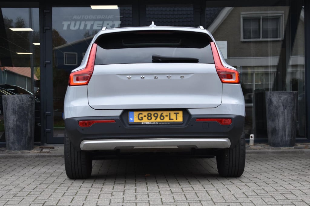 Volvo XC40 1.5 t3 momentum pro | pano | camera | apple carplay | android au