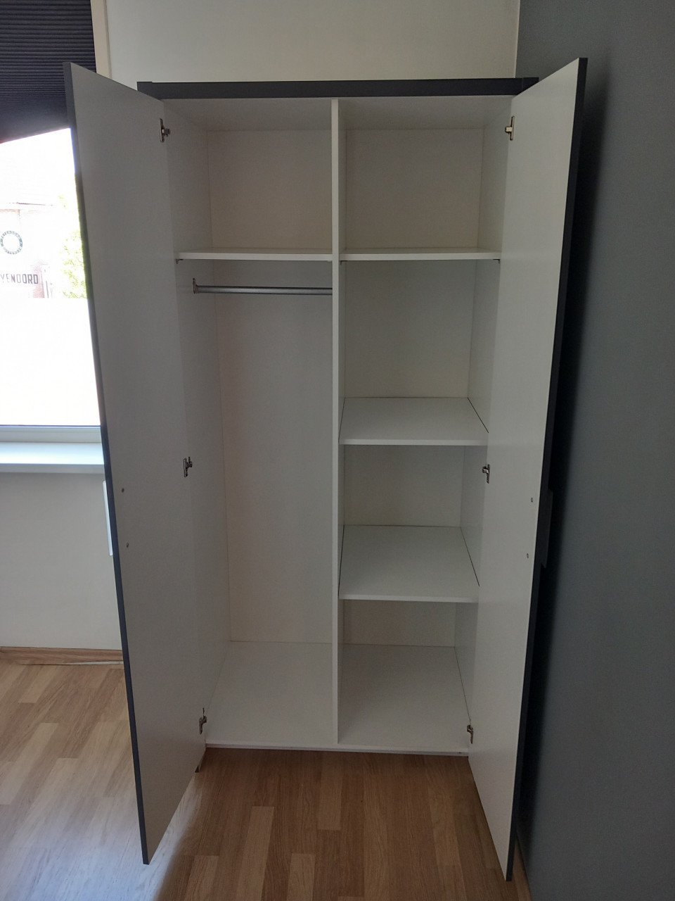 Kledingkast slaapkamer