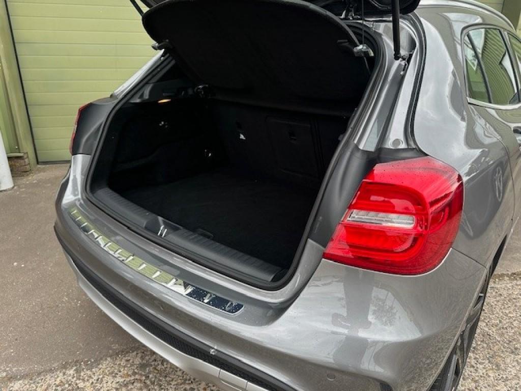 Mercedes-Benz Gla-klasse 200 amg