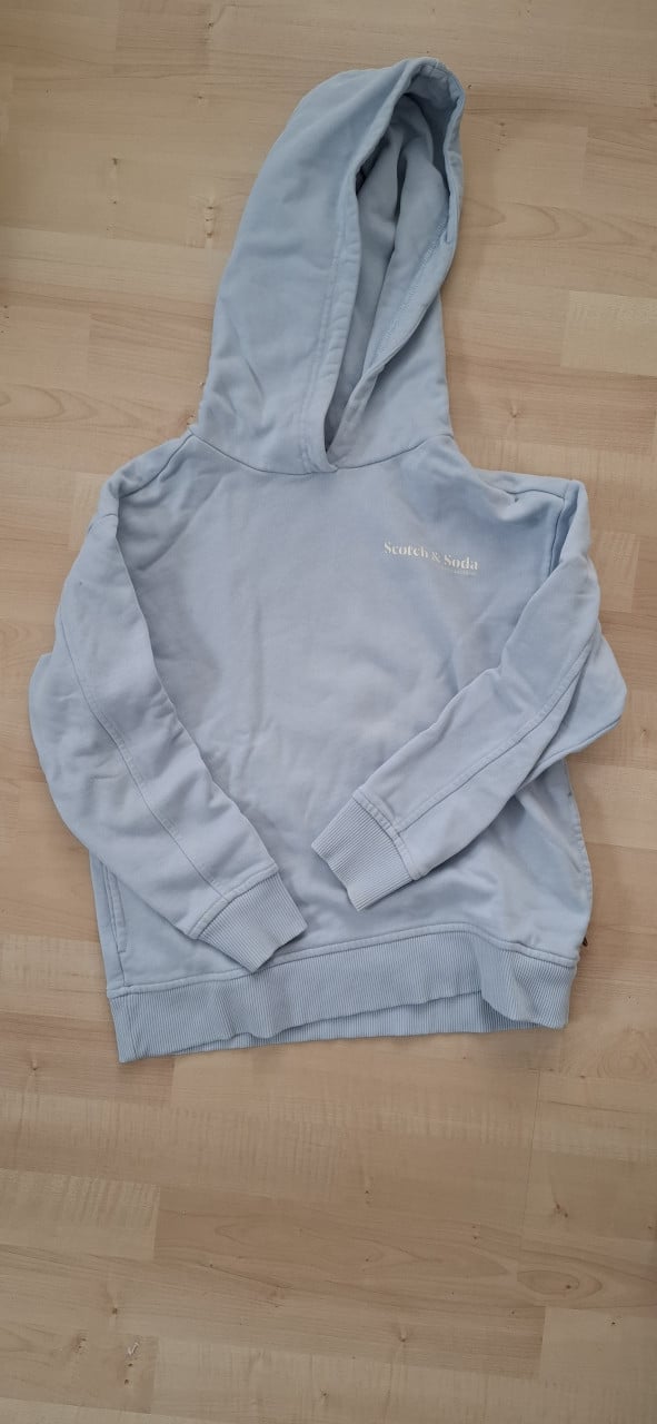 Lichtblauwe hoodie