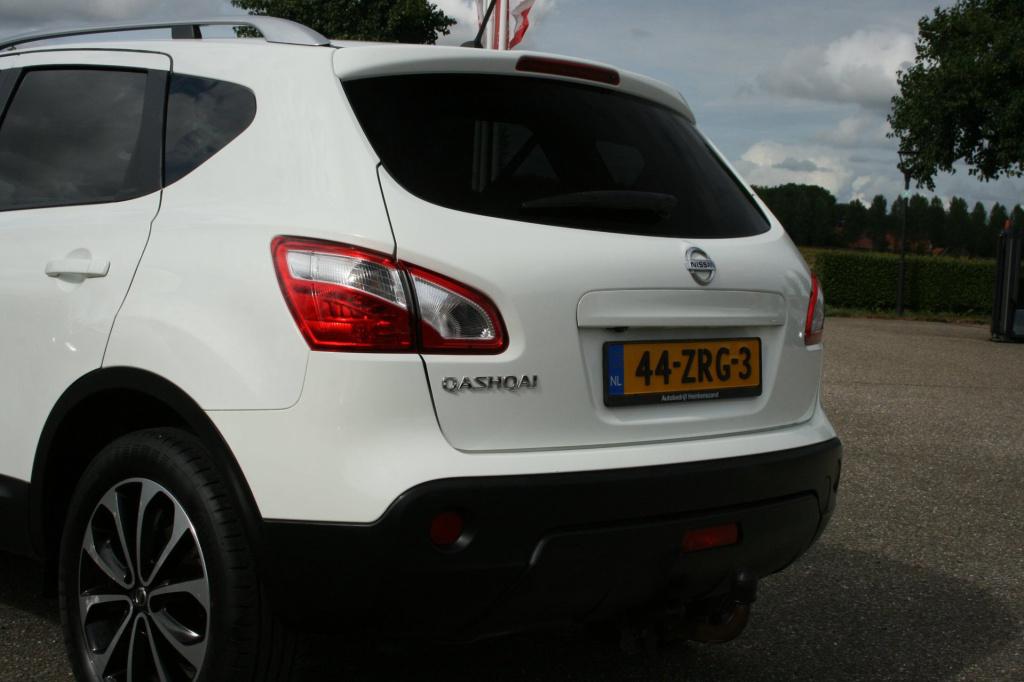 Nissan Qashqai 1.6 connect edition / pano / afn. trekhaak / camera