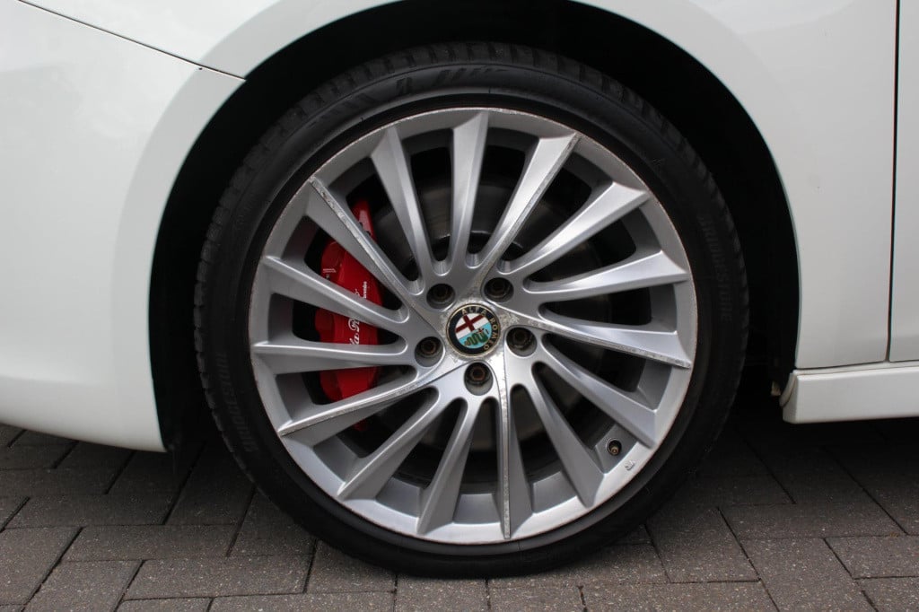 Alfa Romeo Giulietta 1.4 t turbo sportiva tct automaat - xenon - leder - st