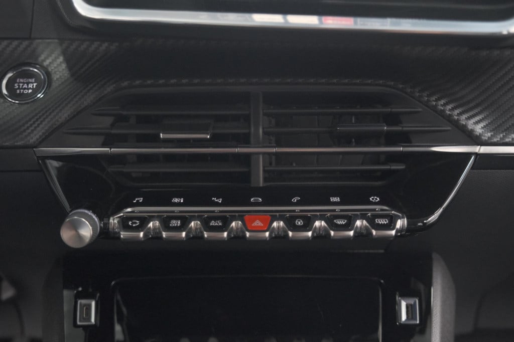 Peugeot 2008 puretech 130 allure | camera | apple carplay | navigatie | par