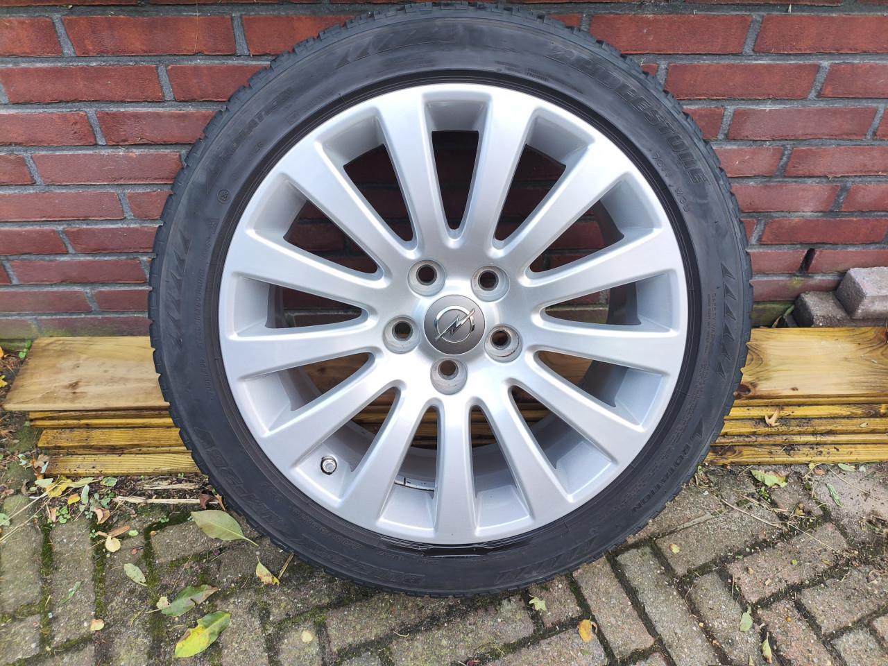 Winterbanden Opel Insignia a Blizzak 235/45/R18  96V