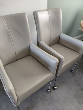 Mooie verstelbare leren eetkamerstoelen