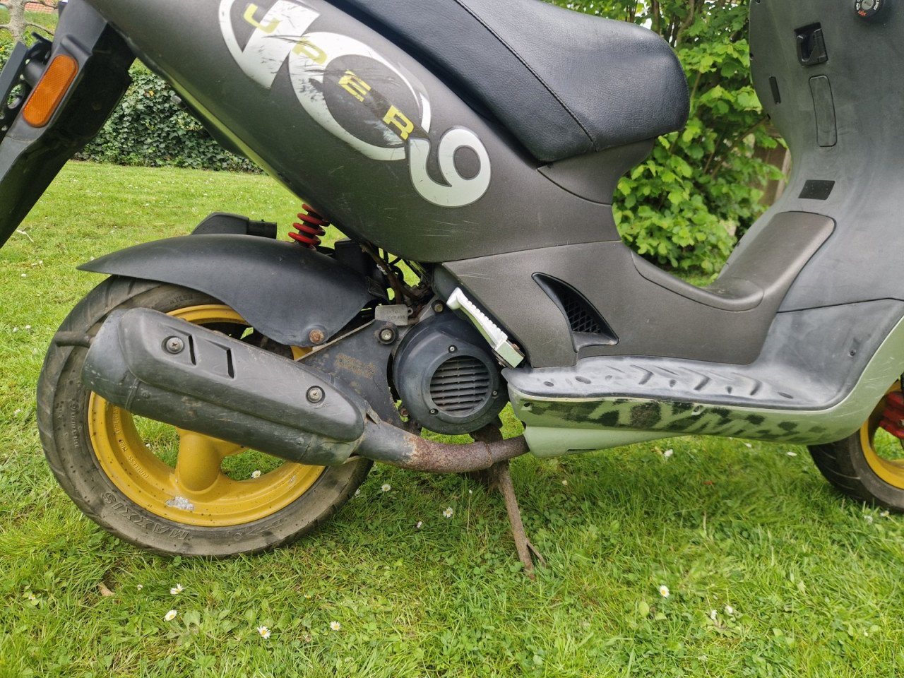 Kymco super 9, 50cc 2 takt, geel/zwart