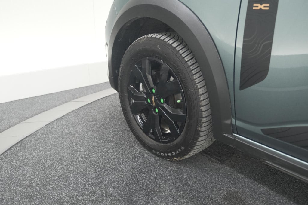 Dacia Jogger 1.6 hybrid 140 extreme | 5 zitplaatsen | trekhaak | camera | d